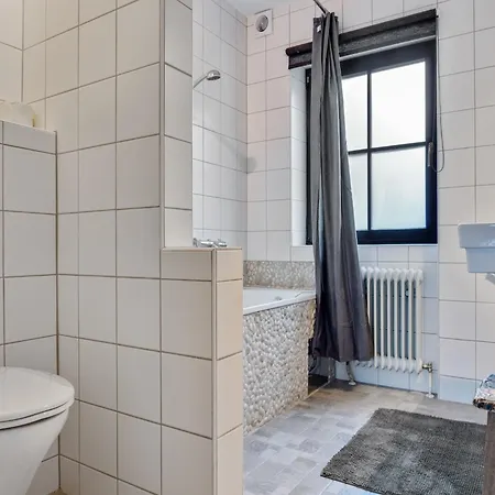 בקתה In Near Lifts *