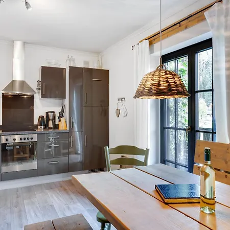 In Near Lifts בקתה לאוגנג