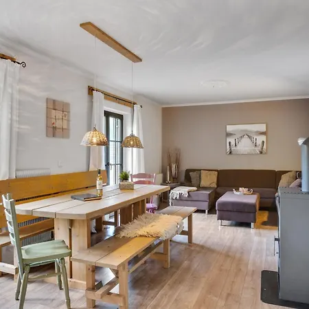 In Near Lifts בקתה *