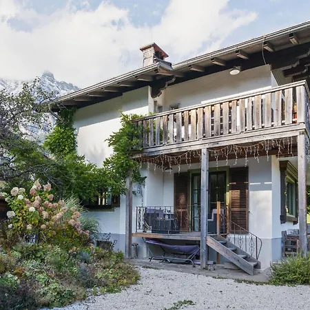 In Near Lifts * לאוגנג