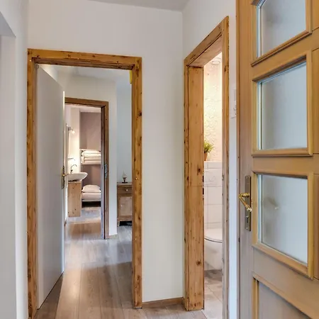 בקתה In Near Lifts