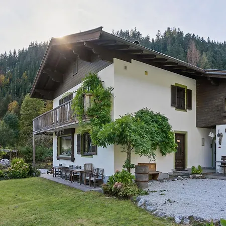 In Near Lifts בקתה *